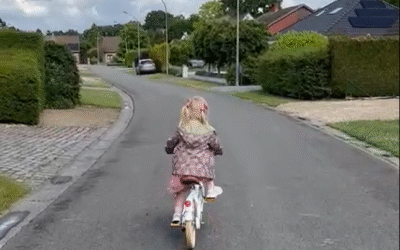 Ken je dat gevoel nog van leren rijden met een grotere fiets?